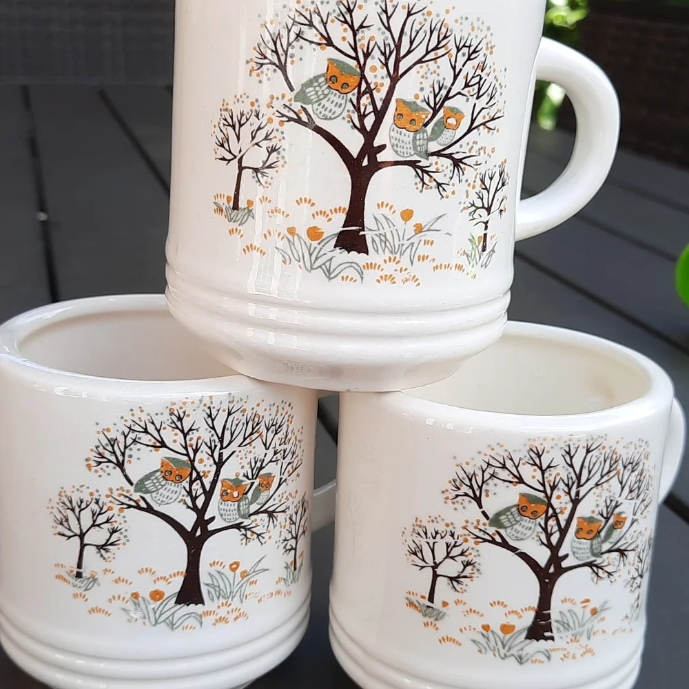 Trio of Vintage Owls in a Tree small mugs - Picture 2 of 11